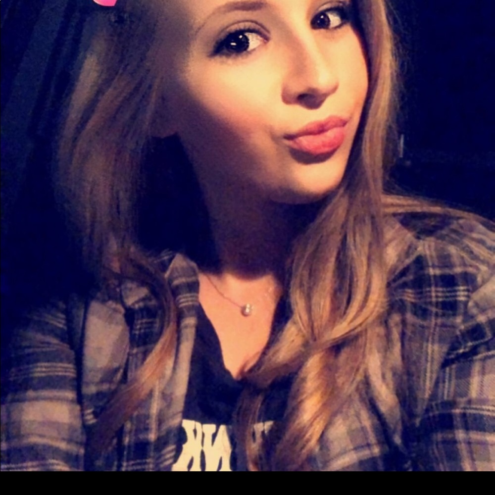 Meet your Posher, Casey